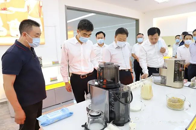 �S���h����F(tu��n)��?xi��ng)��f���Ĵ��̕�(hu��)��(hu��)�L��λɽ�|��������{(di��o)��